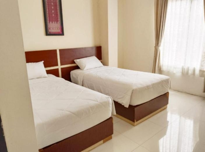 Khariz Hotel Bukittinggi Esterno foto