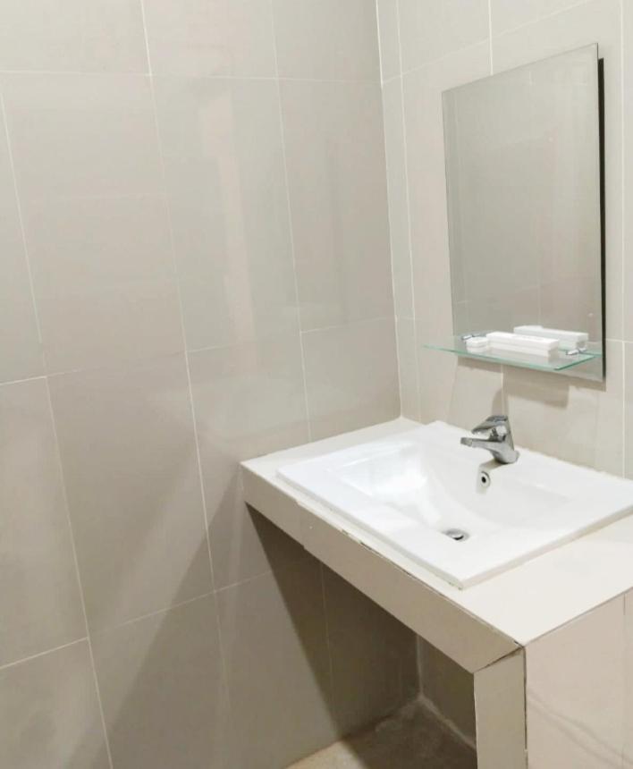Khariz Hotel Bukittinggi Esterno foto